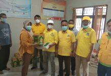 Partai Golkar Lamsel Beri Bantuan 53 Korban Bencana Puting Beliung di Dusun Kuala Jaya