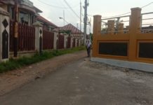 Pembangunan Menara Alfurqon ‘Makan’ Jalan Umum dan Bikin Sempit, Warga Berharap Kebijaksanaan Bunda Eva