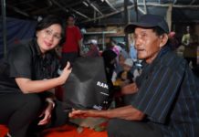 Ramadhan Berbagi, Frestea dan Coca-Cola System di Indonesia Bagikan Paket Sembako ke Pemulung dan Keluarga