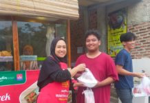 Gelar Warteg Gratis untuk Duafa, Alfamart dan Heinz ABC Bagikan 20.000 Paket Buka Puasa