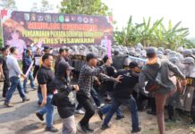 Sempat Kewalahan, Polres Dapat Meredam Aksi Anarkis Massa
