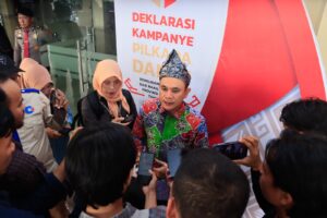 Ketua Bawaslu Iskardo P. Panggar saat memberikan keterangan pers