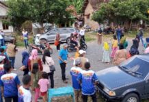 R2TB Berbagi Nasi Kotak di Jumat Berkah, Ajak Masyarakat di Tubaba Memilih Kotak Kosong