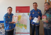 Dinas Perpustakaan Pesawaran Terima Karya Tulis Tokoh Adat