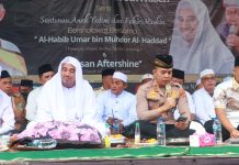 Kapolres Lampung Timur Hadiri Haul Akbar dan Santunan 1000 Anak Yatim di Gunung Pelindung