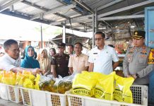 Jelang Lebaran, Polres Tulang Bawang Barat Bersama Forkopimda Cek Harga dan Ketersediaan Sembako di Pasar