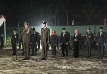 Khidmat, Kajari Lampung Timur Pimpin Renungan Suci HUT RI Ke-80 di TMP Dharma Nusantara