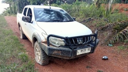 mobil-perusahaan-yang-dirusak-wn-china-di-ketapang-1765724149318_169