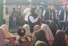 Walikota Bandarlampung Eva Dwiana Sangat Baik Hati, Tak Ingin Warga Sampai Kesulitan, Bagikan Beras 10 Kg dan Uang Rp500 Ribu Buat Korban Banjir