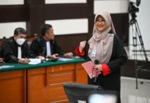 Hakim Terima Perlawanan dr Tifa, Tegaskan Dakwaan Gugur – Sidang Ijazah Jokowi Tak Lanjut