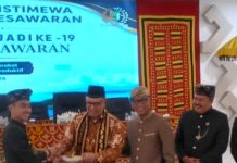 HUT ke-19 Kabupaten Pesawaran: Tokoh Pendiri Kabupaten Pesawaran Dapat “Nasi Tumpeng” Pertama