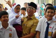 Hari Pertama Sekolah, Gubernur Lampung Bersama Kajati Turun Langsung Pastikan Makan Bergizi Gratis Berjalan Optimal
